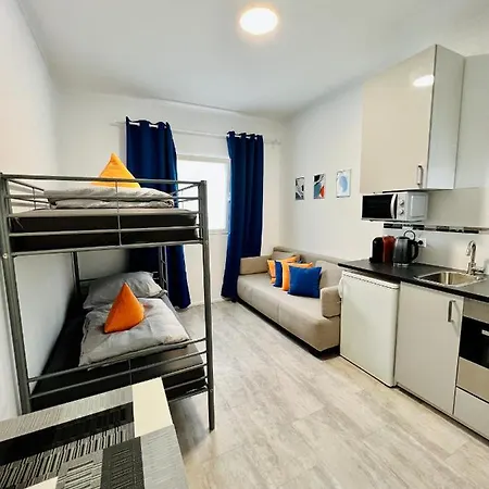 Ferienwohnung, Monteur-appartment R11 Blau 아파트 프라이베르크암넥카